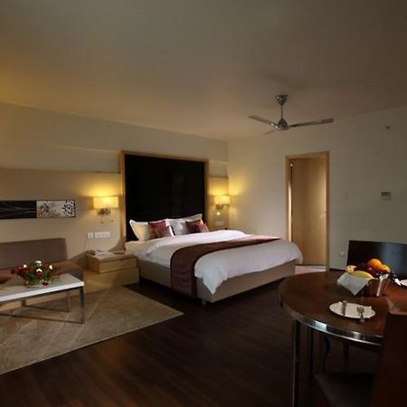 Hotel Shelton Rājahmundry Екстериор снимка